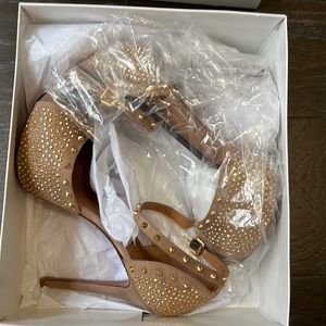 New in box Schutz beige suede stiletto heels with gold embellishments; Size 9